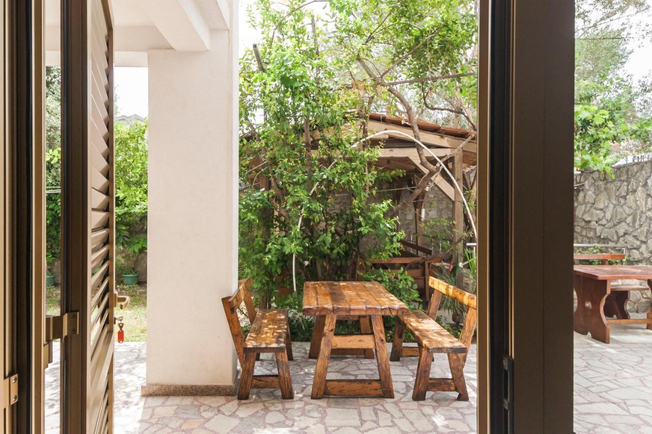 Apartments & Rooms Strcic Petra Đảo Krk Ngoại thất bức ảnh