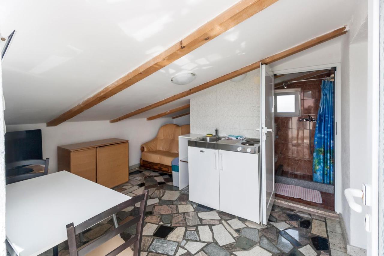 Apartments & Rooms Strcic Petra Đảo Krk Ngoại thất bức ảnh