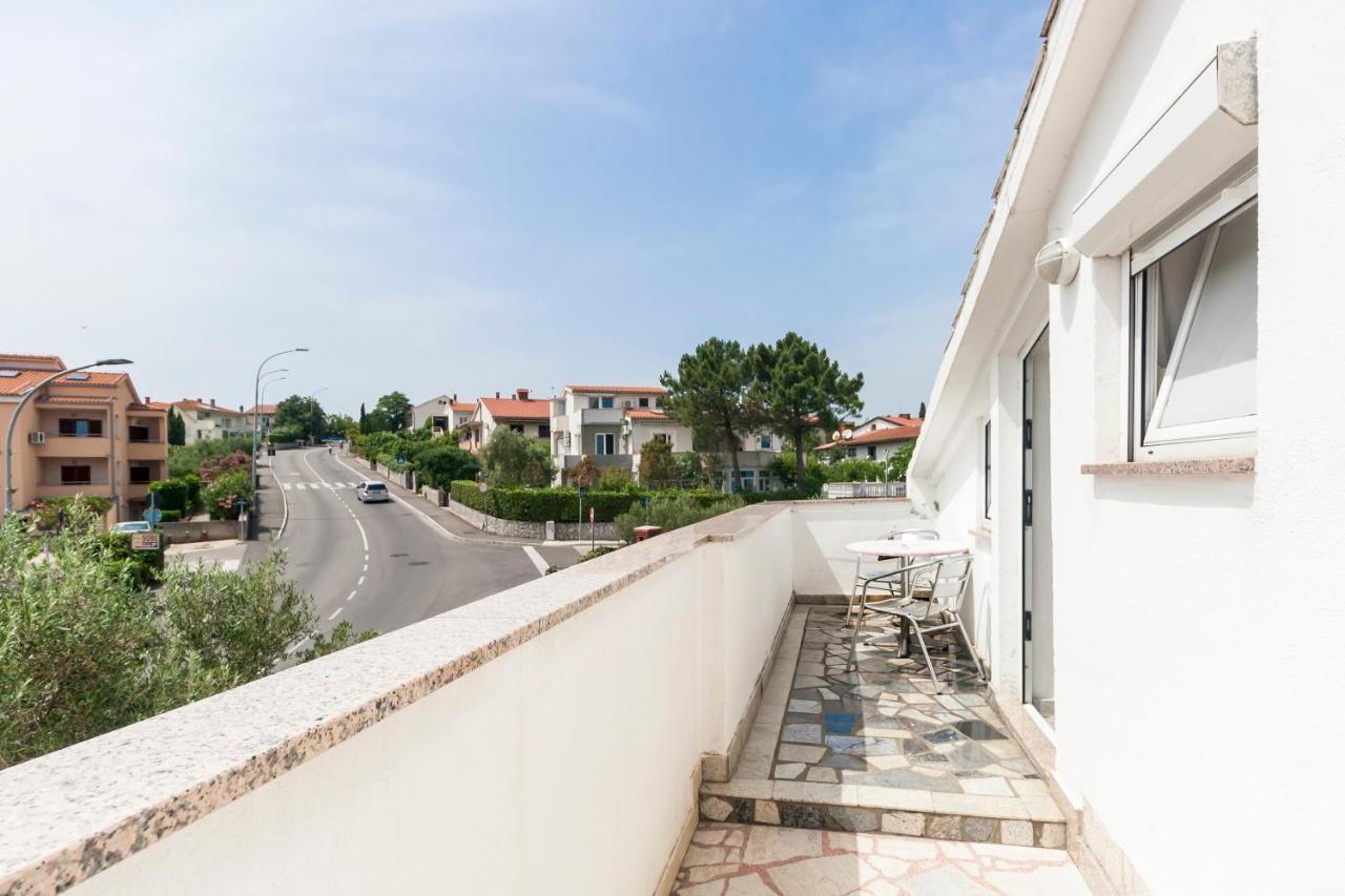 Apartments & Rooms Strcic Petra Đảo Krk Ngoại thất bức ảnh