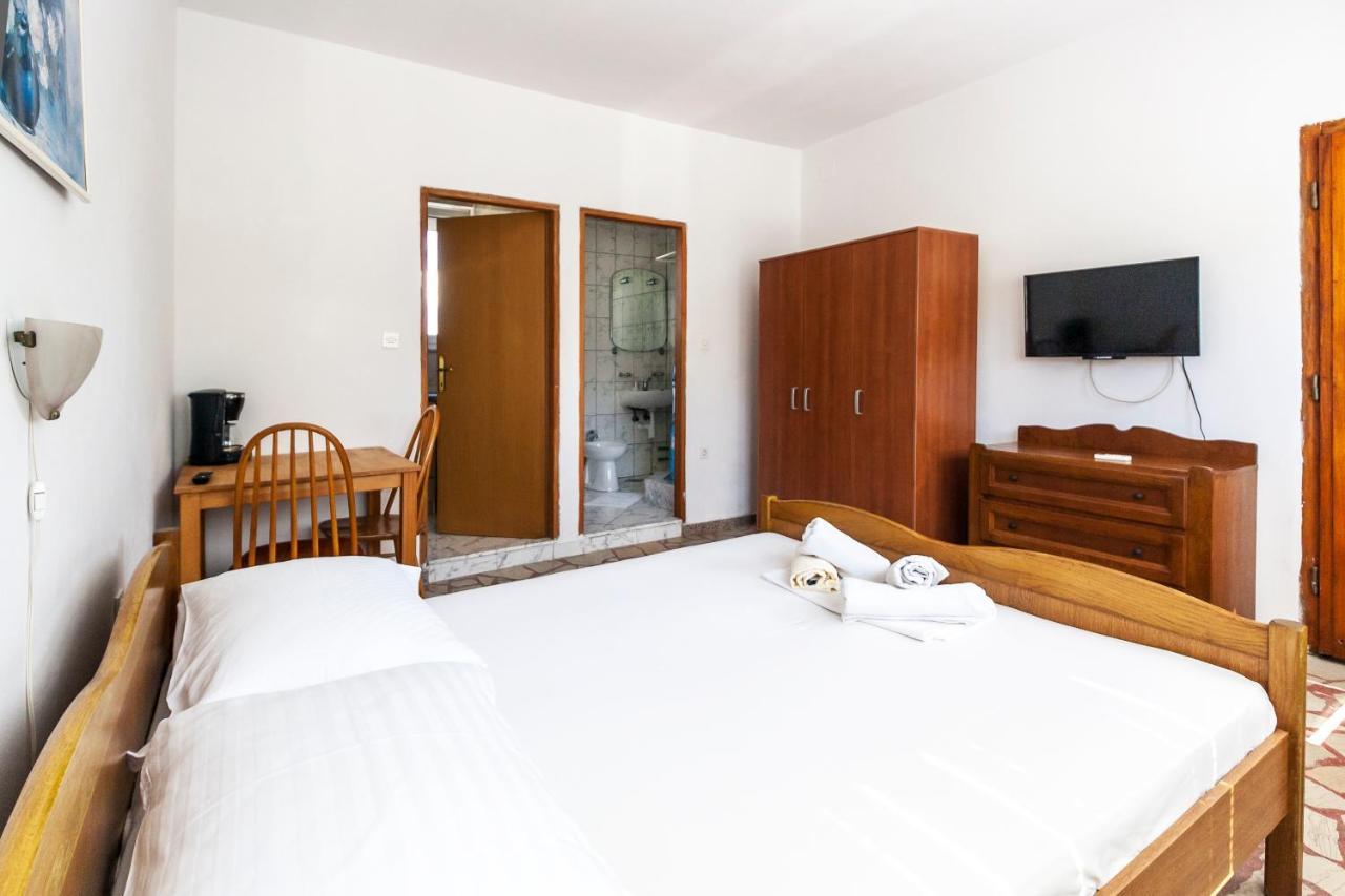 Apartments & Rooms Strcic Petra Đảo Krk Ngoại thất bức ảnh