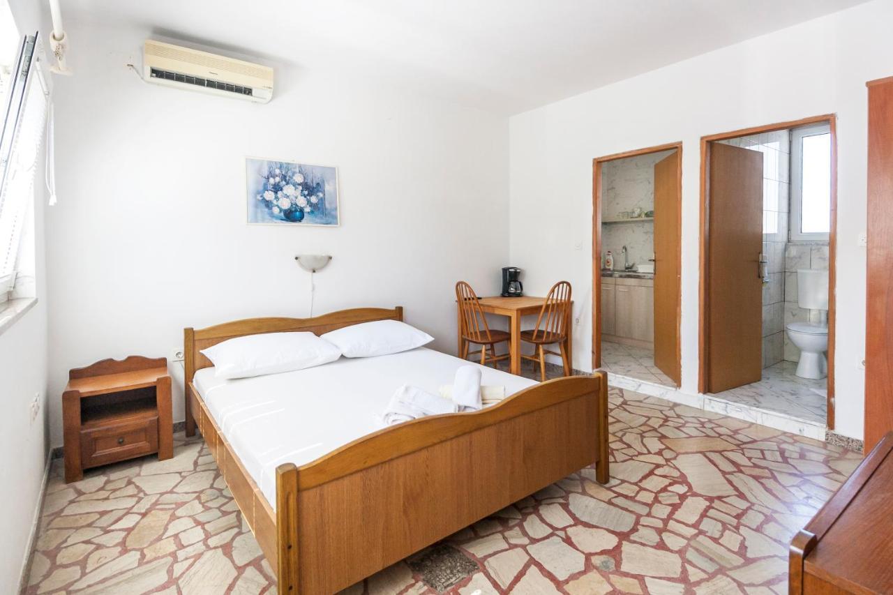 Apartments & Rooms Strcic Petra Đảo Krk Ngoại thất bức ảnh