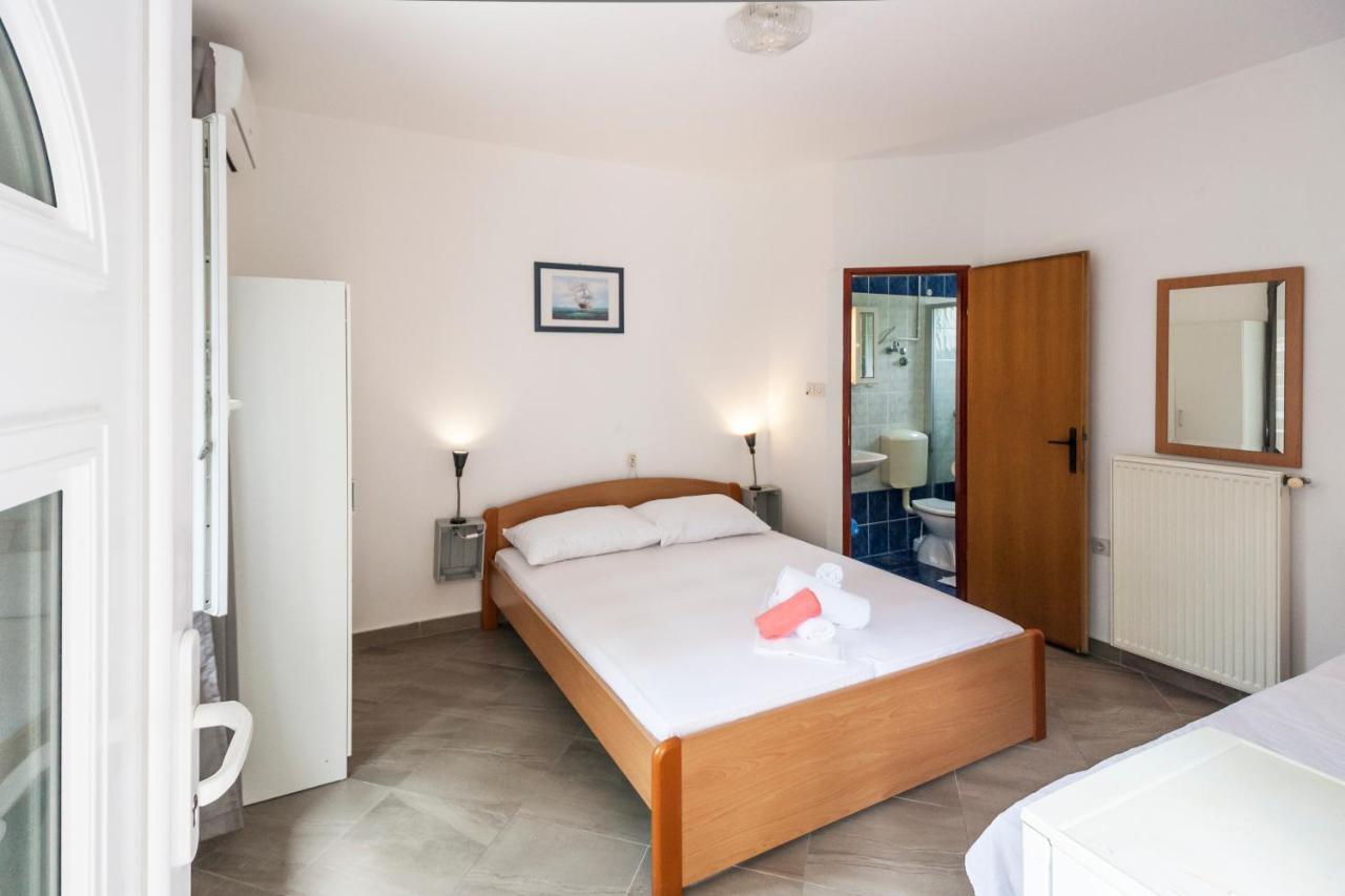 Apartments & Rooms Strcic Petra Đảo Krk Ngoại thất bức ảnh