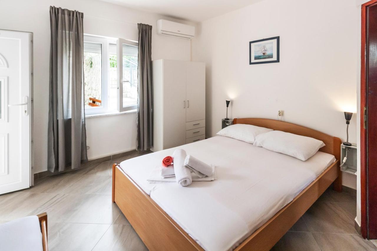 Apartments & Rooms Strcic Petra Đảo Krk Ngoại thất bức ảnh