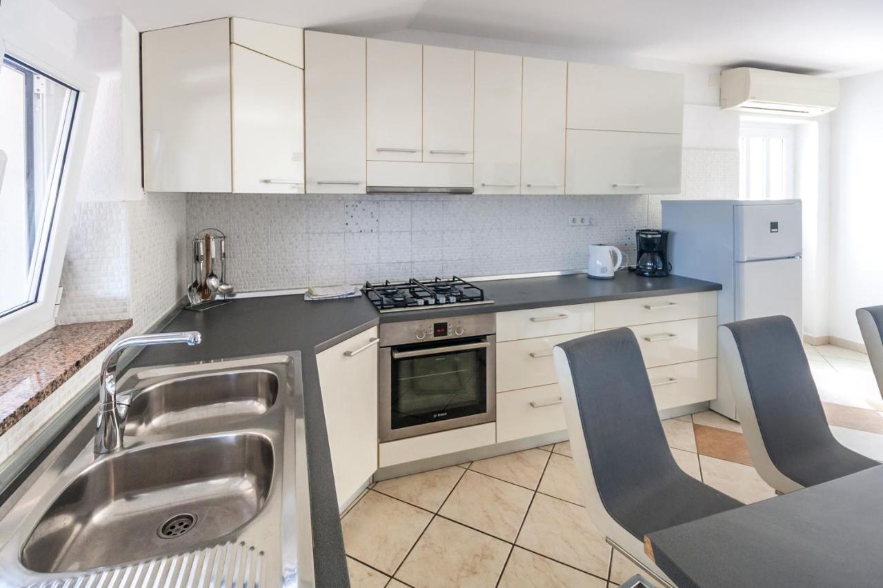 Apartments & Rooms Strcic Petra Đảo Krk Ngoại thất bức ảnh
