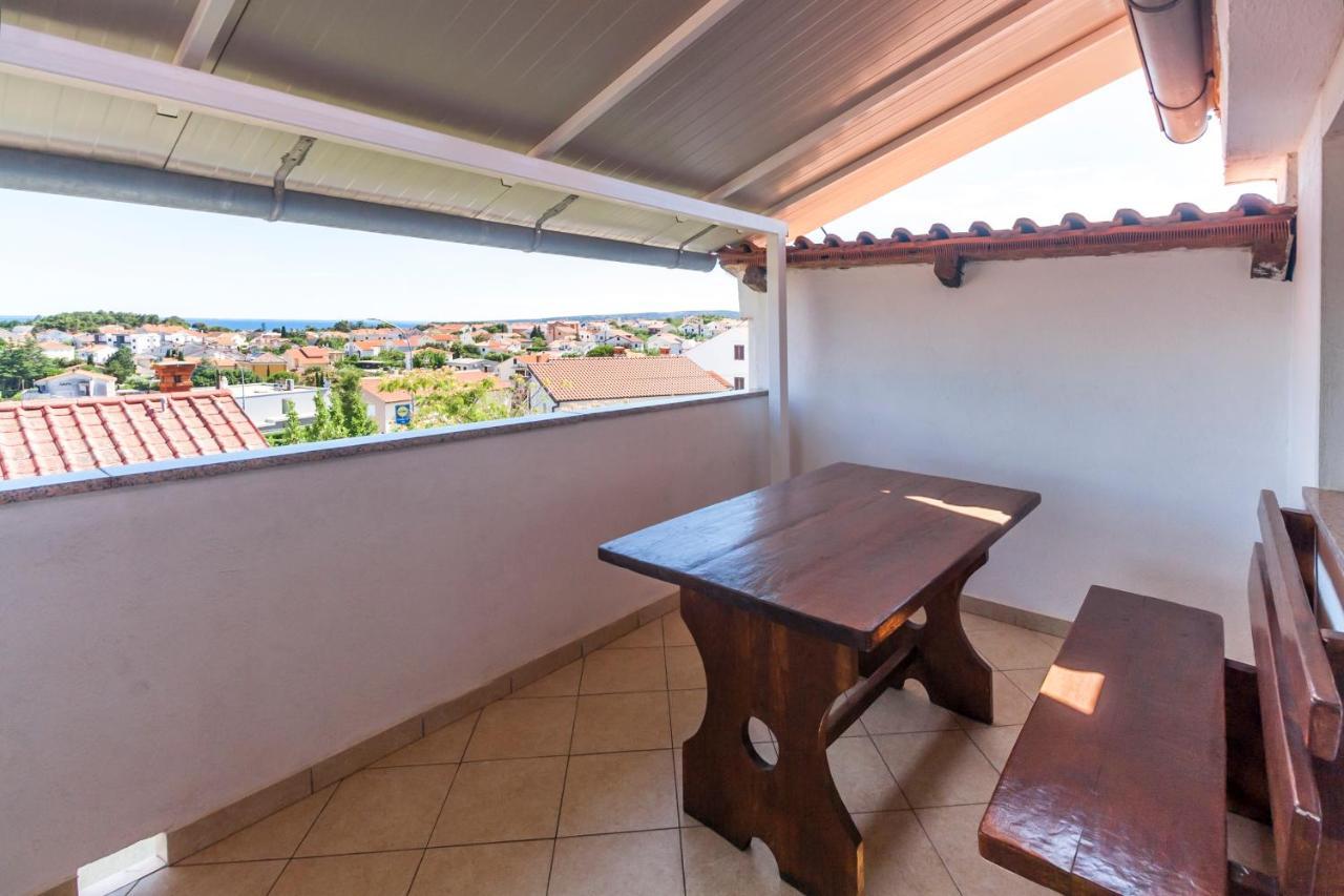 Apartments & Rooms Strcic Petra Đảo Krk Ngoại thất bức ảnh