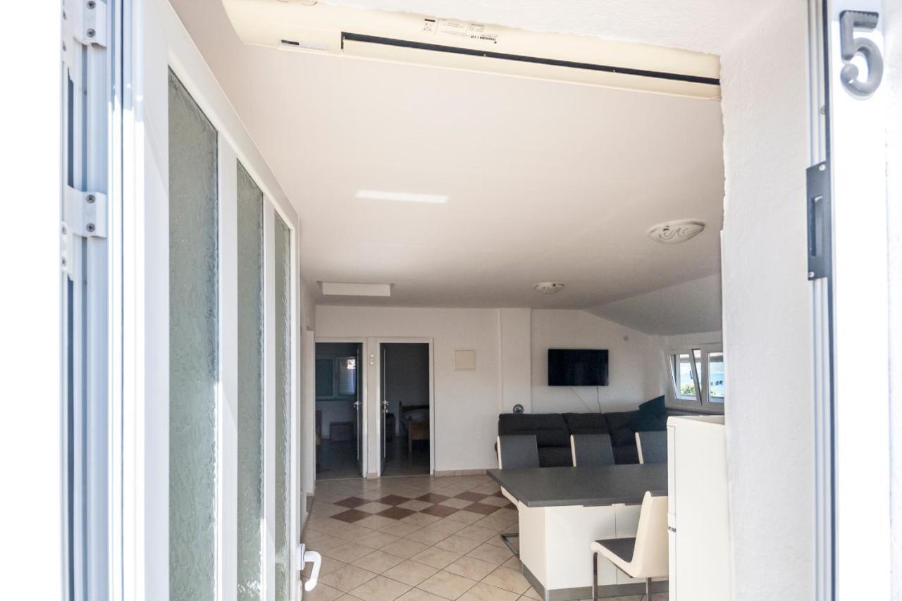 Apartments & Rooms Strcic Petra Đảo Krk Ngoại thất bức ảnh