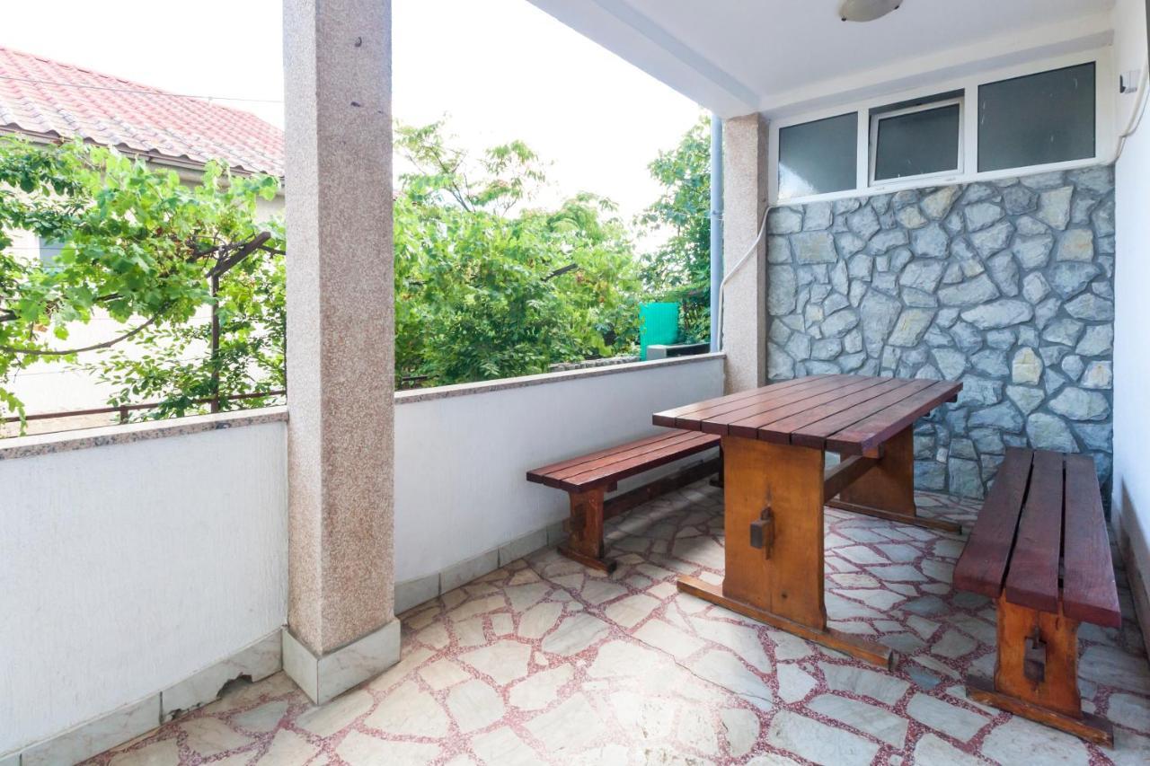 Apartments & Rooms Strcic Petra Đảo Krk Ngoại thất bức ảnh