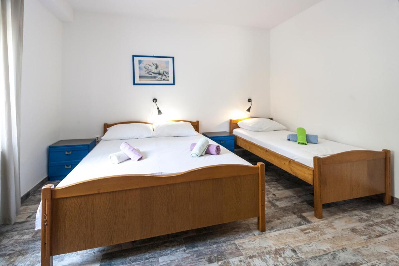 Apartments & Rooms Strcic Petra Đảo Krk Ngoại thất bức ảnh