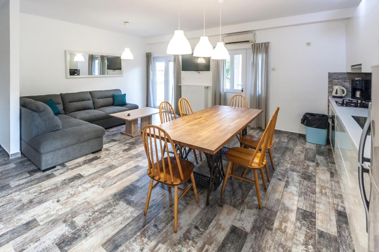 Apartments & Rooms Strcic Petra Đảo Krk Ngoại thất bức ảnh